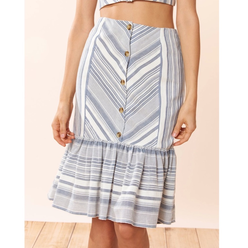 NWT Red Carter Button Front Chambray Ruffle Skirt